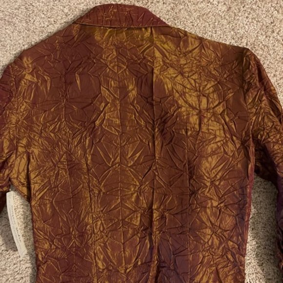 Unique Crinkled/crushed fabric Jacket - Picture 3 of 8